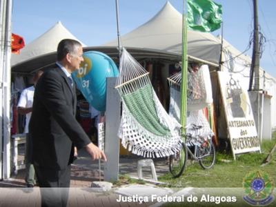 Imagem: Juiz federal Paulo Cordeiro inspeciona Artesanato Guerreiros de Alagoas