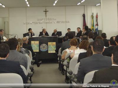 Imagem: Solenidade contou com magistrados, servidores, familiares e amigos