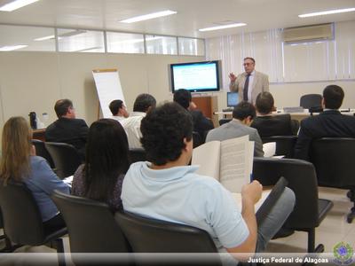 Imagem: Desembargador Francisco Wildo ministra curso de Direito Processual Civil