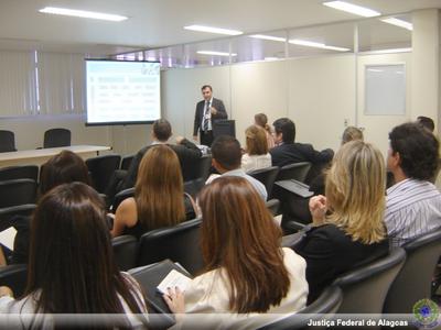 Imagem: Walter Ferreira, do CJF, apresenta objetivos do workshop