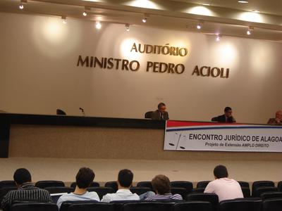 Imagem: Pedro Romano Martinez (à esquerda), da Universidade de Lisboa