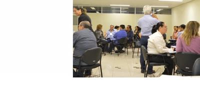 Imagem: Grupos debatem participação e liderança