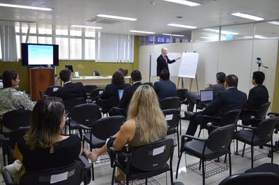 Imagem: O palestrante, juiz federal em Santa Catarina, Clenio Jair Schulze