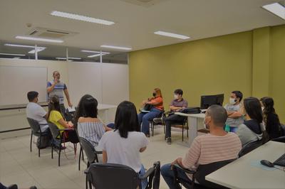 Imagem: Estagiários receberam orientações da Seção de Treinamento