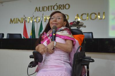 Imagem: Professora Maria Dolores Fortes fez a palestra de abertura, na sexta à noite