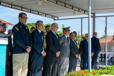 Imagem: Diretor do foro marcou presença na cerimônia do Dia do exército