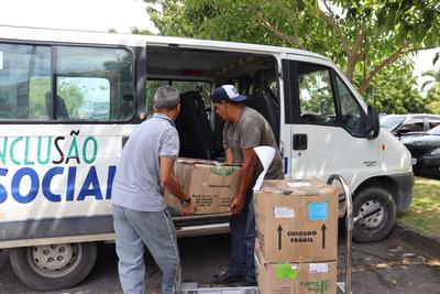 Imagem: Entrega de doações