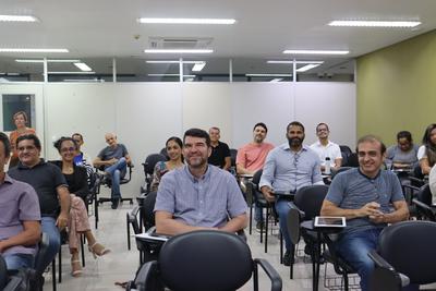 Imagem: Turma de Servidores e estagiários participam de novo módulo de ensino do curso de Língua Brasileira de Sinais.