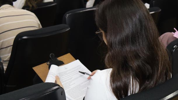 Imagem: Estudantes devem ficar atentos às alterações nos horários das aplicações das provas