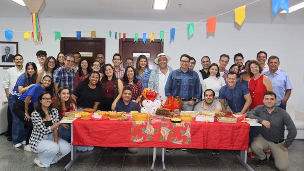 Imagem: Servidores ligados à Secad se reuniram para celebrar o clima junino