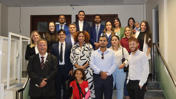 Imagem: Estudantes conhecem setores administrativos da JFAL