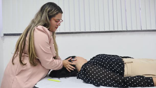 Imagem: Auricoloterapia foi um dos serviços oferecidos na iniciativa, dentro da II Semana Nacional da Saúde