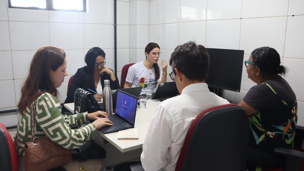 Imagem: Juíza federal Aline Soares Carnaúba realiza audiência durante evento em Porto Calvo