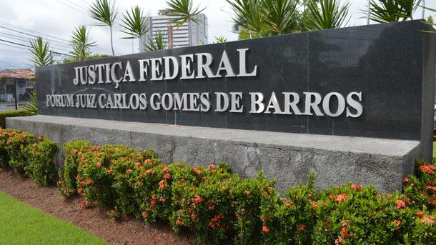 Imagem: Decisão do juiz federal Hugo Sinvaldo determina que o Estado restabeleça o fluxo regular de repasses ao Hospital Chama, em Arapiraca