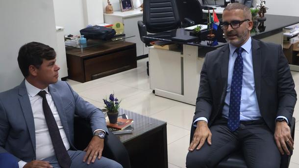 Imagem: Diretor do Foro, juiz federal Antônio José, recebe presidente da OAB e membros da diretoria da entidade